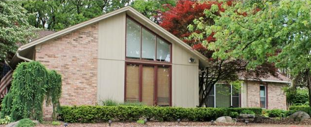 Grosse Pines Homes for sale